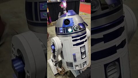 🥳 #MEGACON #R2D2 PLAYS & DANCES #DOCTORWHO #THEME 🥳 #STARWARS #TRAVELINGTARDIS #SUBSCRIBE #SHORTS