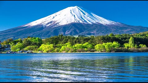 Japanese town to block Mount Fuji view from troublesome tourists