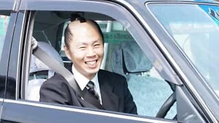 Denne samurai blev taxichauffør i Japan efter at have vundet lotteriet