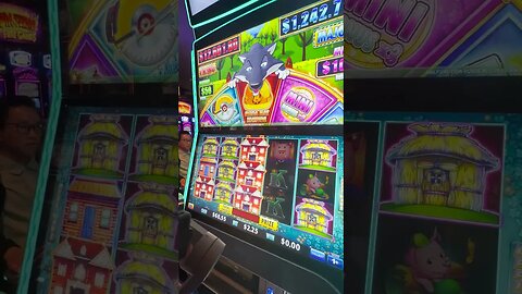 Huff n' Puff Slot Bonuses Are ALWAYS Exciting! #lasvegas #slots #gambling