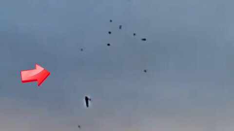 Stick-shaped UFO and large number of small UFOs seen in the morning sky [Space]