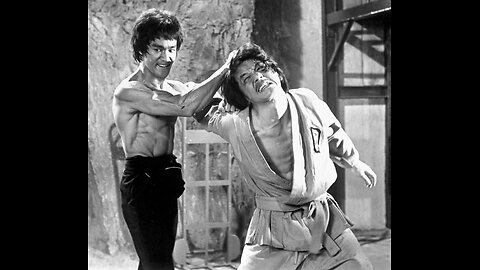 Cross kick Studio Films Bruce Lee Enter the Dragon