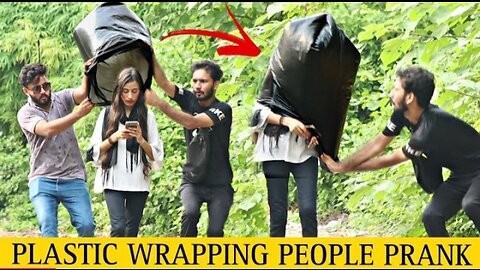 Plastic wrapping on strangers 😂