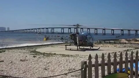 Bell 47 Landing Navarre