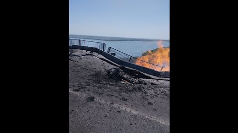 The moment of arrival over the bridge and the aftermath. 2