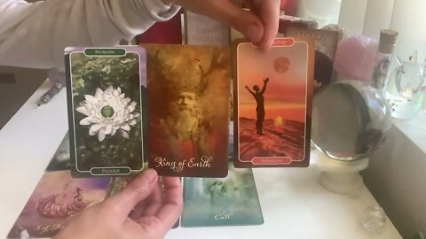 Aquarius ♒️ “A Quantum Leap! Closing out a cycle ~ Shapeshifting!” 🤍 May Tarot & Oracle Reading. 💟