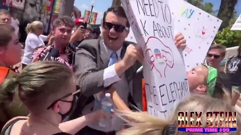 Alex Stein Trolls Unhinged Mob Blocking Entry into Peaceful Event