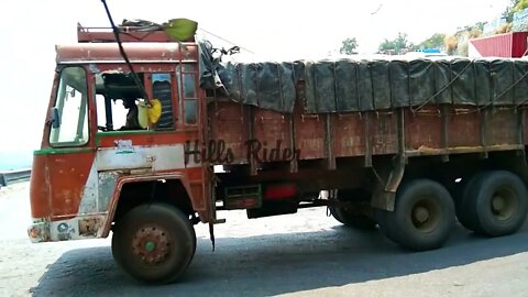 Heavy Load truck Turning On 9/27 Hairpin bend at Kolli Hills in Dhimbam Hills | Hills UK07 Rider-27