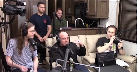 Joe Rogan: "NO ONE Trusts The Media Anymore, Everything Is Falling Apart"