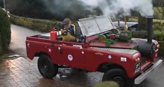 Händig man uppfinner ångdriven Land Rover