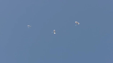 02/28/2021 Belgian paratroopers jump on Chièvres Air Base