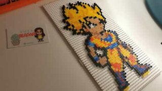 Elle crée des personnages de Dragon Ball en perles de hama