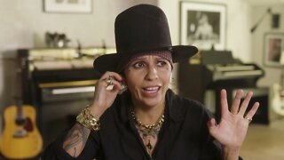 How Linda Perry Wrote Beautiful Sung By Christina Aguilera