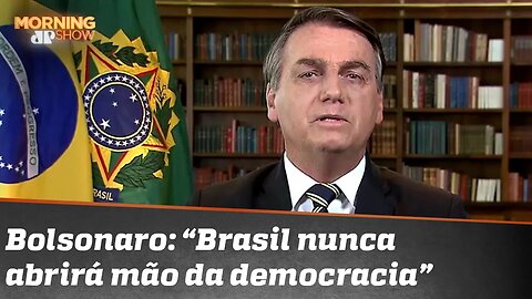 Bolsonaro reafirma “compromisso com a democracia”