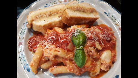 Easy Delicious Baked Ziti with Mozzarella and Pepperoni Garlic Bread