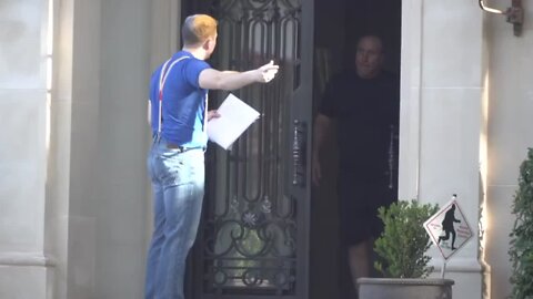 'Woke Liberal' Knocks Doors For Beto O'rourke, Gets HILARIOUS Reactions