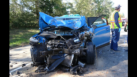 3 VEHICLE ACCIDENT, 2 DRIVERS FLOWN FROM SCENE, SCHWAB CITY TEXAS, 11/05/21...