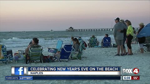 Naples celebrates new year with fireworks on the beach