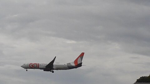 Boeing 737-800 PR-GTP na aproximação final antes de pousar em Manaus vindo de Fortaleza (09/02/2021)