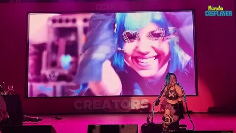 Apresentação Cosplay de Jinx, da série Arcane, no Concurso Cosplay da CCXP 2022