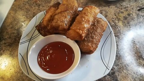 Eggrolls with sweet and sour