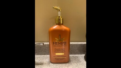 Hempz Pumpkin Spice & Vanilla Chai Herbal Body Moisturizer 17 oz.