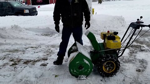 1982 John Deere 826 Blowing Snow and Carburetor Adjustment