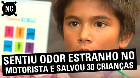 Menino sente algo estranho no motorista do ônibus escolar. Quando ele liga para os oficiais...