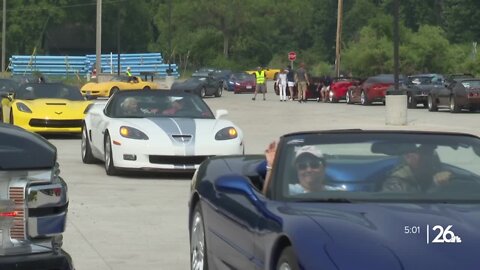 Corvettes loop around Lake Winnebago in 52nd annual tradition