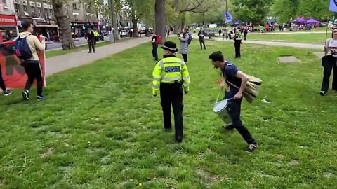 Drummer dance aroub police woman #metpolice