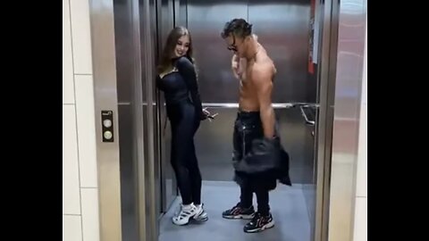 American bodyguard elevator prank video 😳🤣🤭 _funny prank 2023