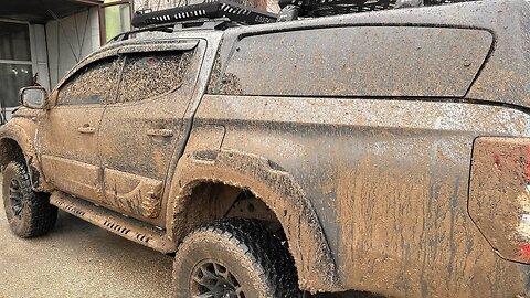 How to wash DIRTIEST 4x4 off road JEEP 🤮?