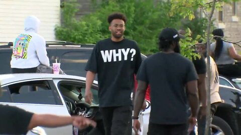 Former Bucks star Jabari Parker joins peaceful protests in Milwaukee