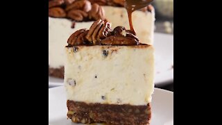 Nut Cheesecake with Chocolate and Caramel