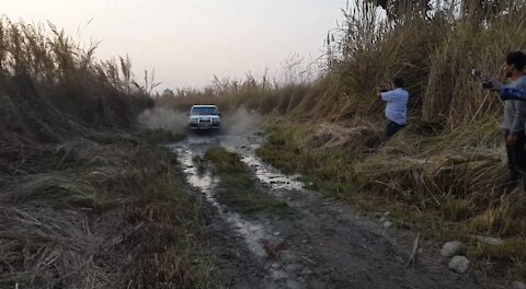 Dangerous driving in hill side || AcMamta