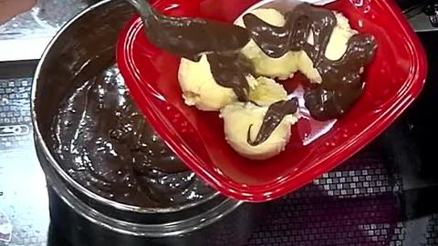 Super Bowl Snack Recipes: Gary Lezak’s Hot Fudge Super Bowl Sundaes