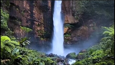 Kapas biru waterfalls