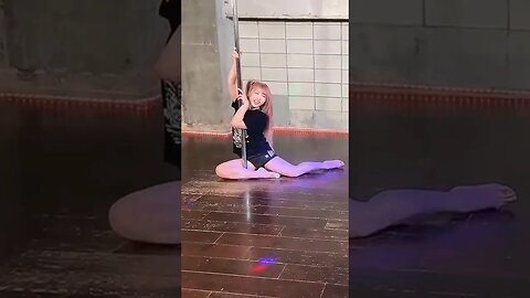 Pole Dancing Tam Nakano