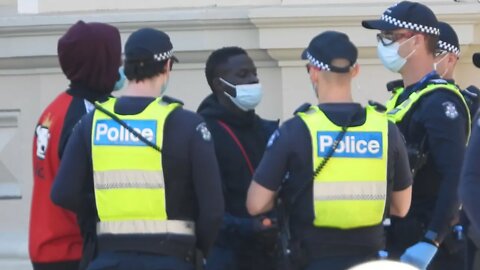 MAN UNDER ARREST #CFMEU 1000hrs 23/09/21