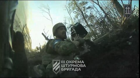 Ukraine combat footage: 3rd Assault clearing Russian position under fire