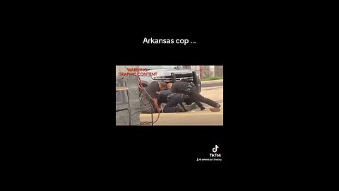 Arkansa cop punches guy