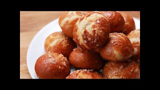 Beer Cheese Pretzel Bites