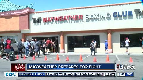 Floyd Mayweather invites media to workout