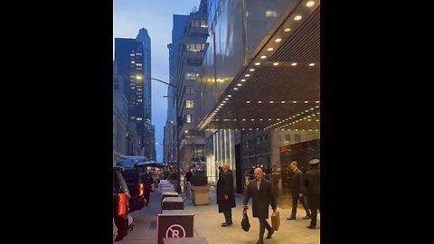 TRUMP❤️🇺🇸🥇🪽DEPARTS TRUMP TOWER🤍🇺🇸🏅🪽🚓🛻🕺🌇FOR A SPEECH EVENT💙🇺🇸🏅🪽🕺🪩⭐️