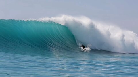 SESSION OF A LIFETIME AT HUGE LANCES RIGHT! (HTs) Mentawais