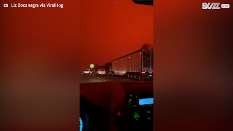 Incêndios deixam o céu vermelho no Oregon