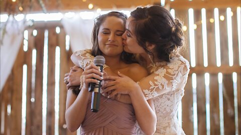 Maid of Honor Sister Speech Leaves Everyone In Tears at wedding