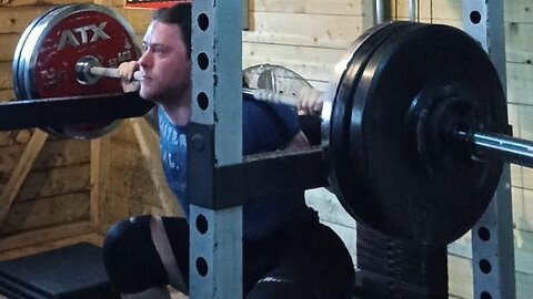 NEW-TECH EXCLUSIVE: 147.5 Kgs High-Bar Squat Back-offs. Last Set