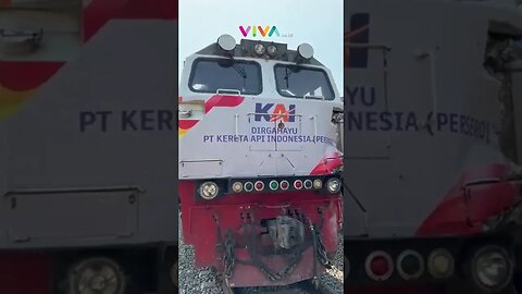 Detik-detik KA Argo Wilis Serempet KA Argo Semeru yang Anjlok #kai #argosemeru #argowilis #keretaapi