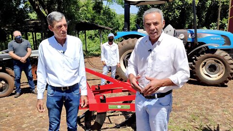 Programa de Fomento da Agricultura Familiar Entregou um Subsolador à Associação da Vila Rural